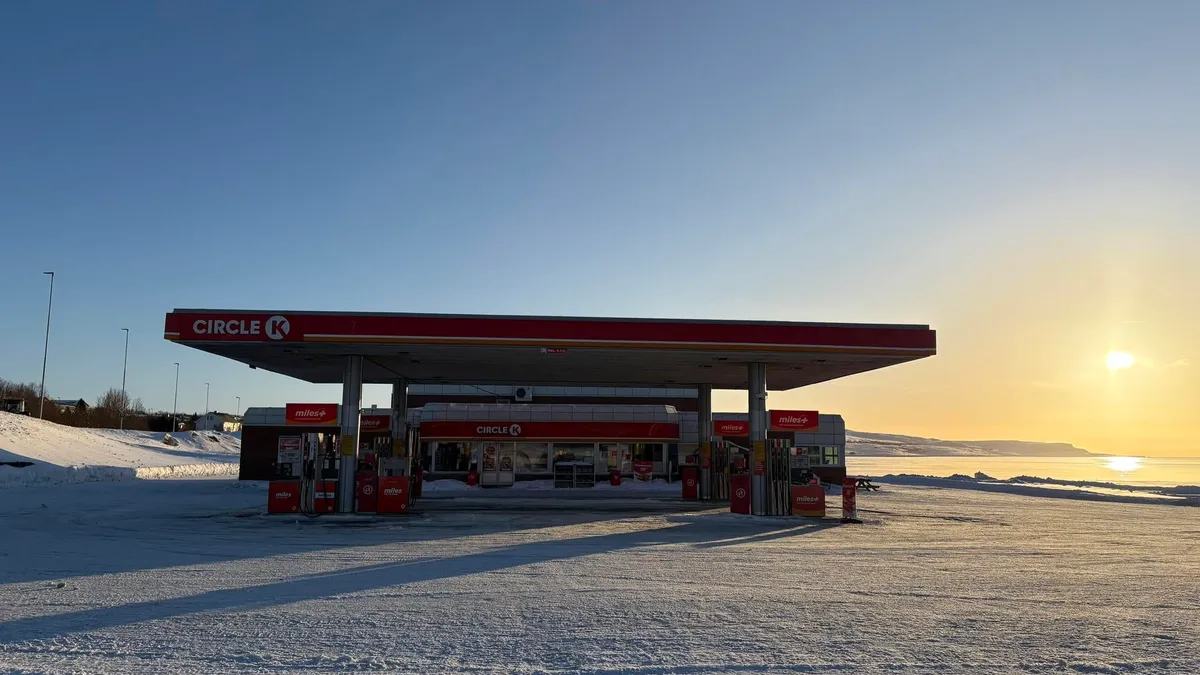 Circle K Vadsø i vintersol