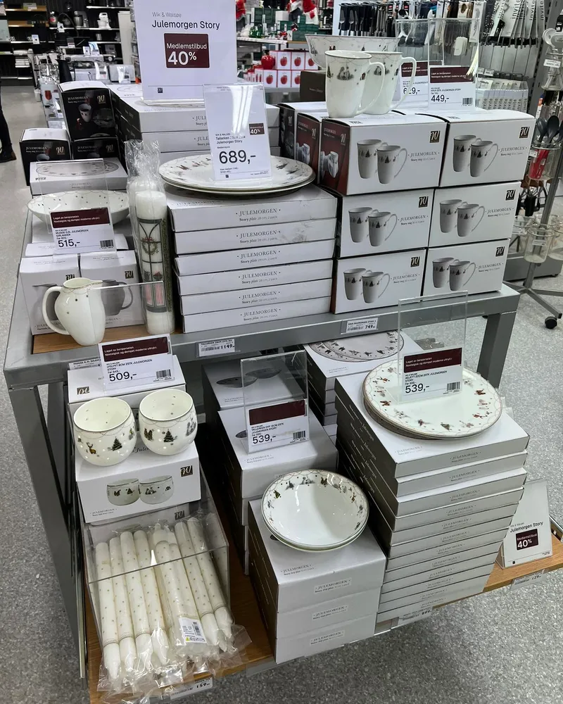 Tableware on display at Jernia Vadsø