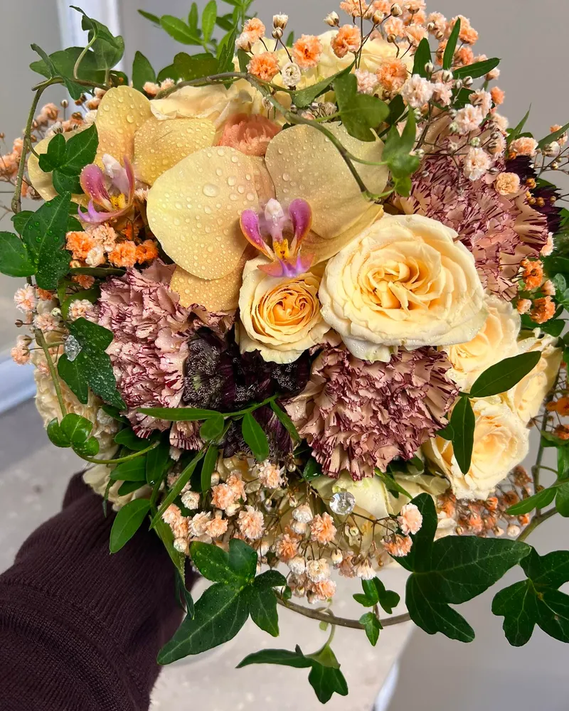 Flower arrangement from Marits Blomsterverksted