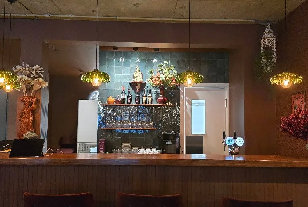 Baren hos Moni Thai Mat i Vadsø