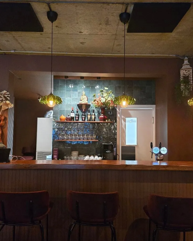 Baren hos Moni Thai Mat i Vadsø